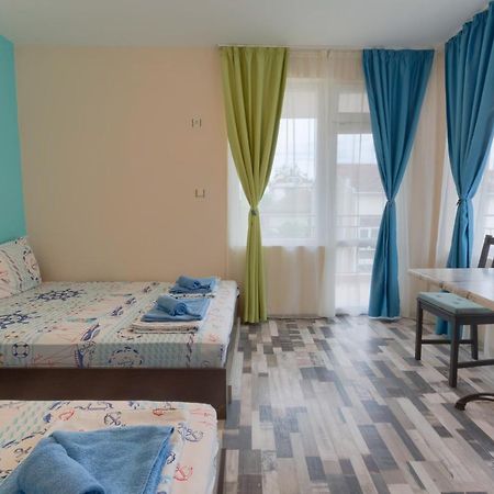 Kazlarov Guest House Kiten  Exterior photo