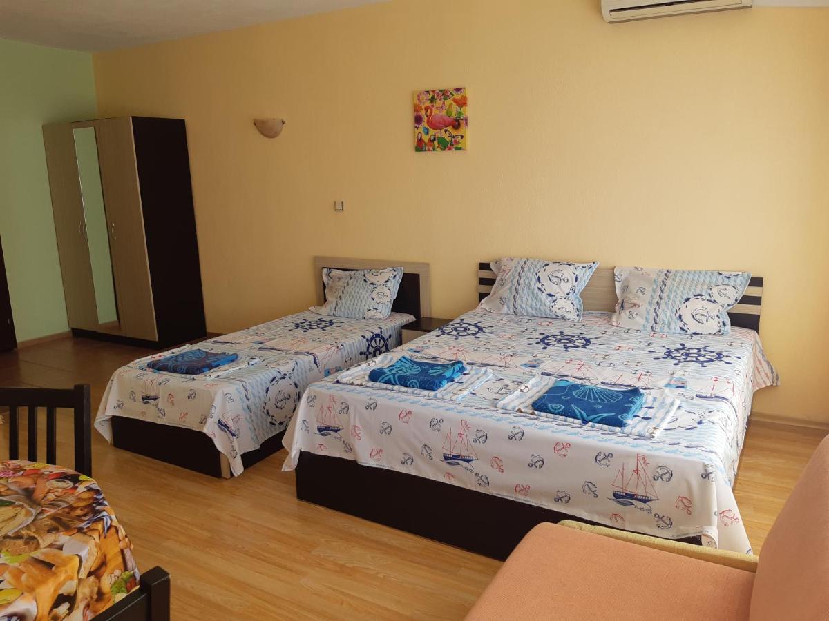 Kazlarov Guest House Kiten  Exterior photo