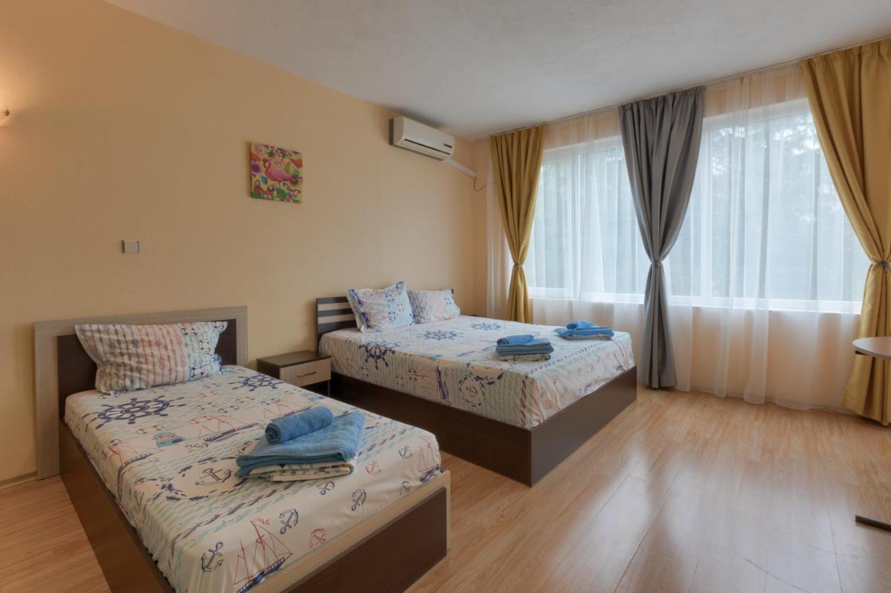 Kazlarov Guest House Kiten  Exterior photo
